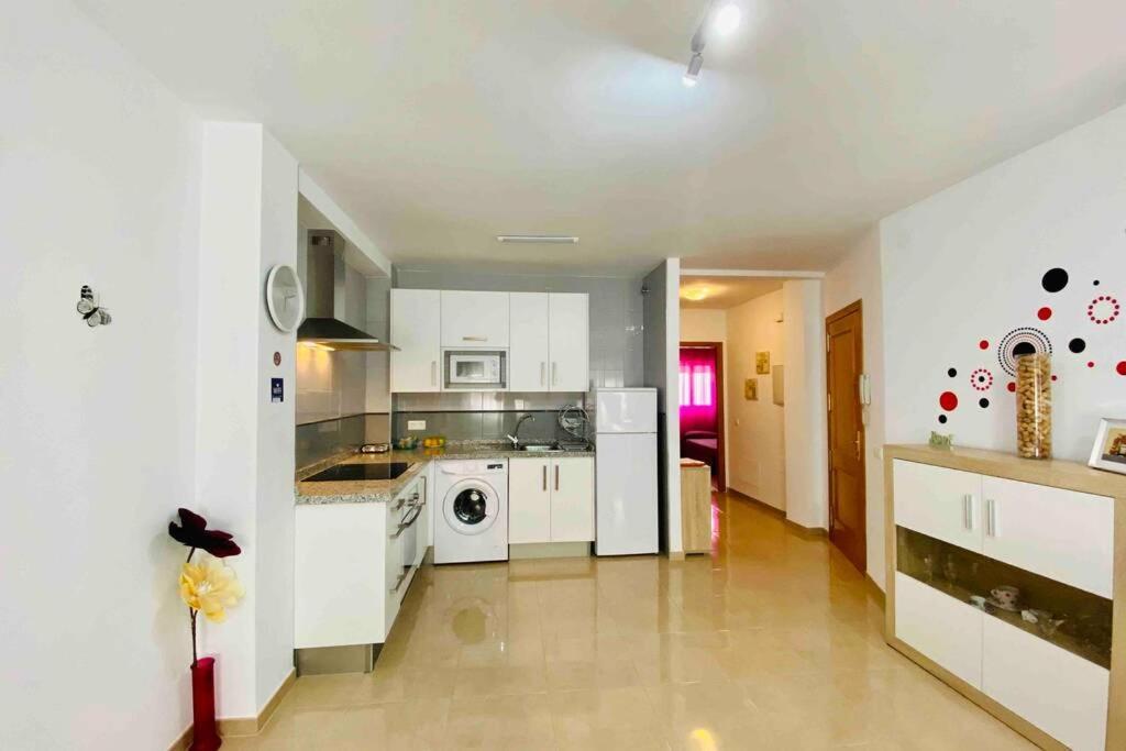 “Smile Nerja” Chic Apartment With Wifi, 4 Guests Bagian luar foto