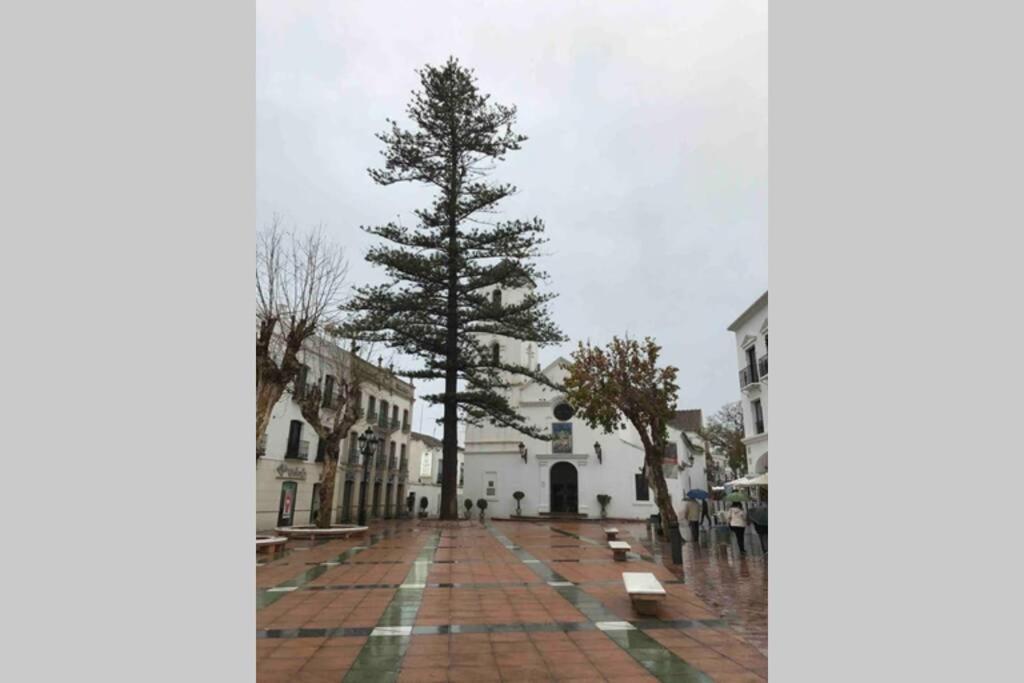 “Smile Nerja” Chic Apartment With Wifi, 4 Guests Bagian luar foto
