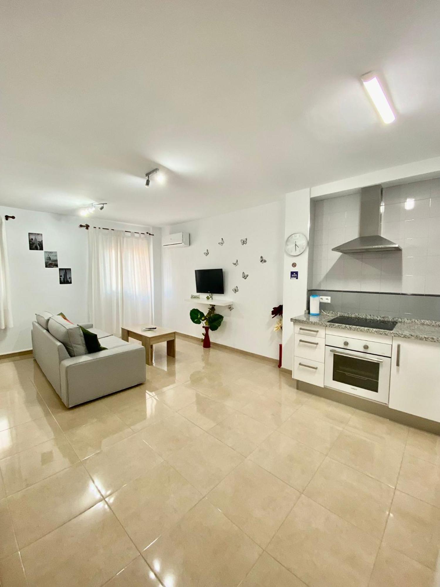 “Smile Nerja” Chic Apartment With Wifi, 4 Guests Bagian luar foto